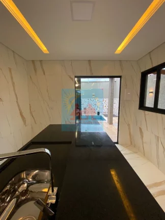 Imagem Sobrado no Tupi em Praia Grande/SP, 3 dormitórios, churrasqueira, R$ 880mil