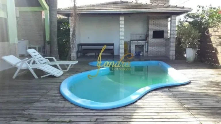Imagem Perfeita casa para suas ferias em família! com 3 dormitórios com dois terrenos