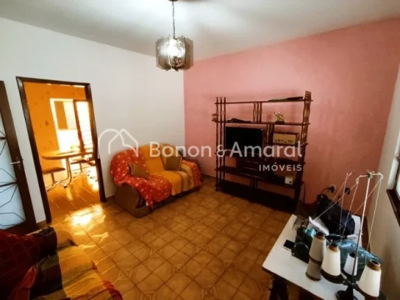 Imagem Casa com 3 Quartos, 2 Banheiros (1 interno e 1 externo)cCopa com área de luz e Sala de Jantar.
Sala...