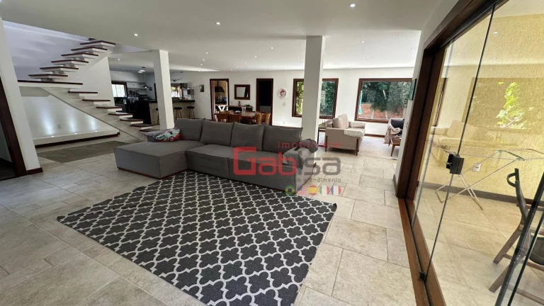 Imagem Linda Casa Alto Padrão em Geribá - Búzios RJ