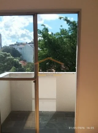 Imagem Apartamento com 64m² reformado, dispõe de 2 dormitórios, 1 banheiro, sala para dois ambientes, sa...