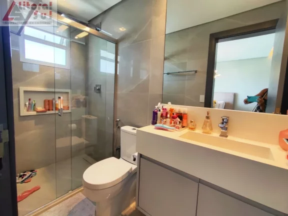 Imagem Luxuoso apartamento à venda em Praia Grande-SP, Canto do Forte: 3 quartos, 3 suítes, 2 salas, 4 banheiros, 3 vagas, 250m².