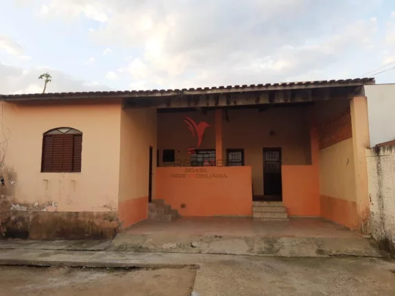 Imagem ...lt;br...gt;Casa cont...eacute;m 2 quartos grandes, 1 cozinha grande, sala, ...aacute;rea servi......