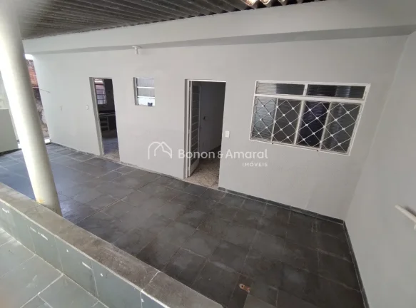 Imagem Casa da frente tem 2 dormitórios, sendo uma suite, sala, cozinha e lavanderia, cômodos bem amplos ...