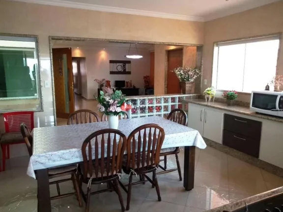 Imagem Sobrado à venda 3 Quartos, 1 Suite, 16 Vagas, 572M², Nova Gerty, São Caetano do Sul - SP