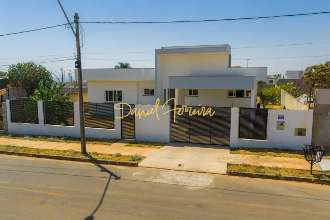Imagem Casa Térrea com 3 Quartos no Jardim Botânico III