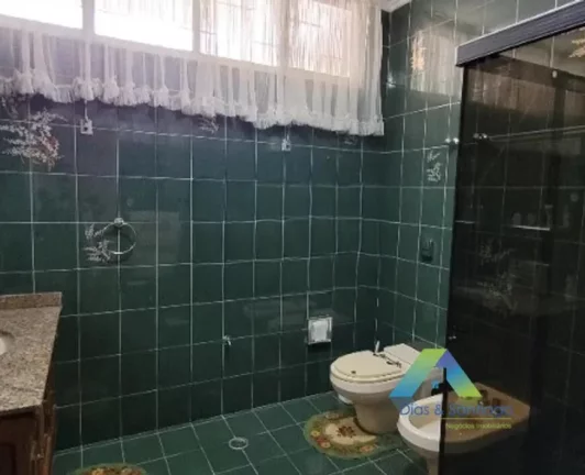 Imagem Casa Térrea para locação com 3 dormitórios e 4 vagas em Bosque da Saúde/SP!