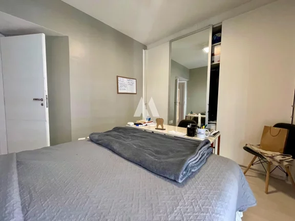 Imagem Apartamento com 3 Quartos à venda, 130m² - Ponta da Praia