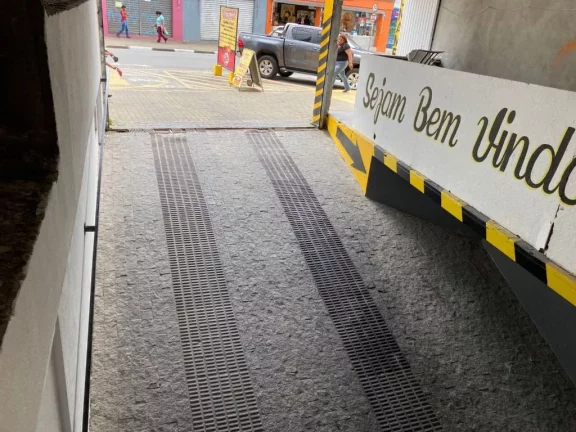 Imagem Prédio comercial para locação, Avenida Nove de Julho, Centro, Poá