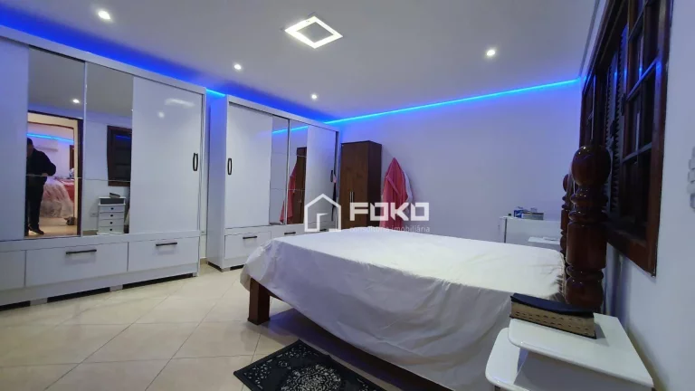 Imagem Sobrado com 4 dormitórios à venda por R$ 610.000,00 - Vila Rio de Janeiro - Guarulhos/SP