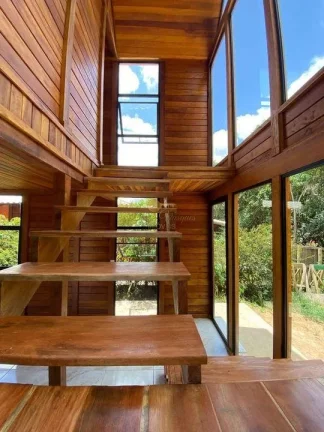 Imagem Casa em Condomínio para Venda em Teresópolis / RJ no bairro Vale Alpino