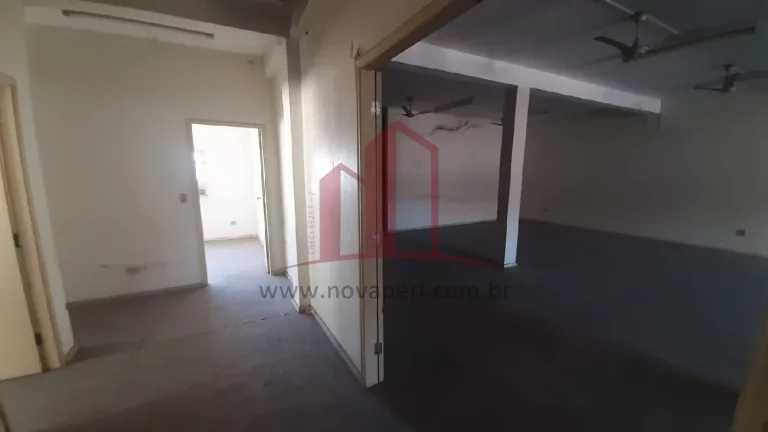 Imagem Salão Comercial de 660m² à venda na Vila Martinho, Franco da Rocha-SP: Oportunidade Imperdível!