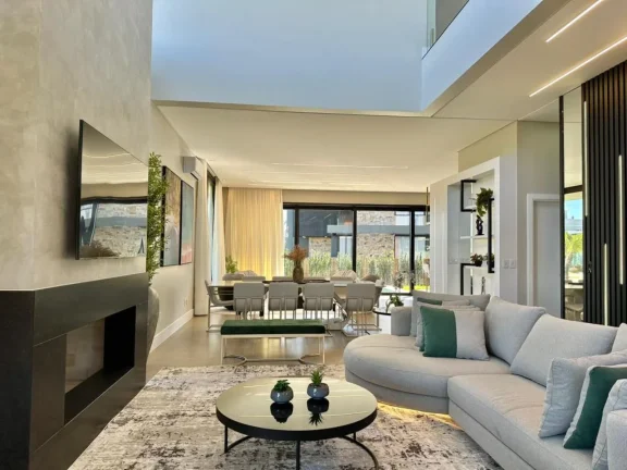 Imagem Casa em Condominio 5 Dormitórios - Bairro --