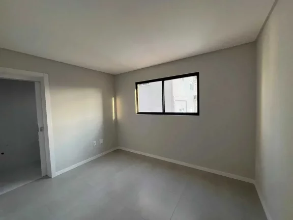 Imagem Apartamento com 3 dormitórios sendo 1 suíte e 2 vagas em Balneário Perequê/SC