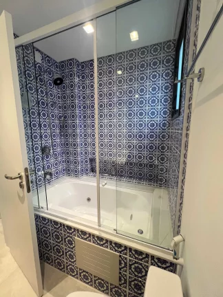 Imagem Apartamento a 250m do mar com 2 dormitórios sendo 2 suítes e 2 vagas de garagem em Bombinhas/SC