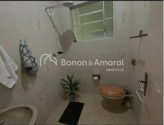 Imagem Térrea, com edícula.
São 3 dormitórios sendo 1 suíte, sala, cozinha, banheiro social, área de ...