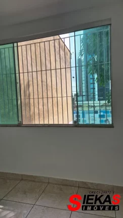 Imagem Excelente Ponto Comercial para Locação no Tatuapé, SP: 3 Banheiros, 2 Vagas, 200m² - Imperdível!