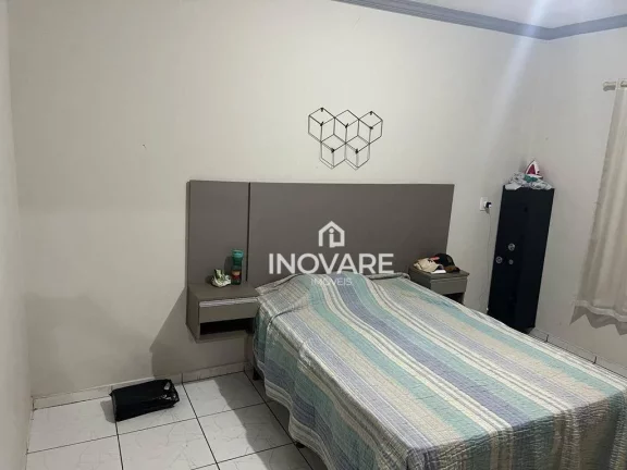 Imagem Casa com 3 dormitórios à venda, 220 m² por R$ 350.000 - Santa Maria - Itumbiara/GO