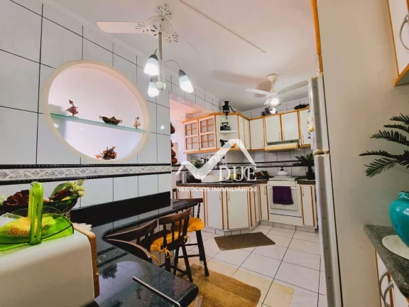 Imagem Apartamento vista mar com 3 dormitórios à venda, 150 m² por R$ 1.200.000 - Gonzaga - Santos/SP