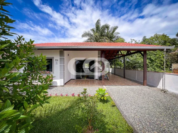 Casa com fundos para o rio | Costeira | Bal. Barra do Sul