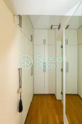 Imagem Excelente apartamento com 209m² em Moema Pássaros, fora da rota! Amplo living para 03 ambientes co...