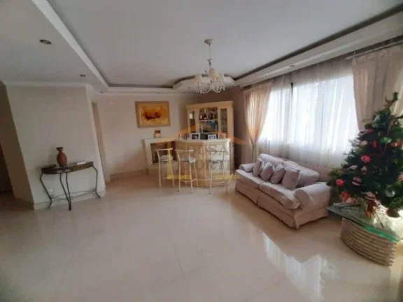 Imagem Apartamento com 210m², 4 dormitórios sendo 2 suítes, todos com armários. Possui sala para dois a...