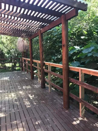 Imagem Viva em um paraíso: casa mobiliada com córrego e árvores frutíferas em Garopaba-SC