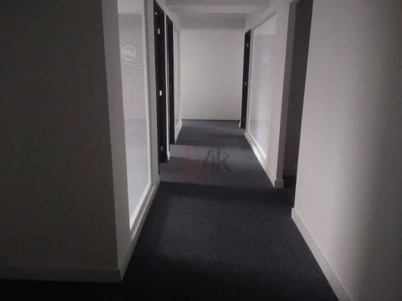 Imagem Sala Comercial de 212m² com 3 Vagas para Alugar na Berrini