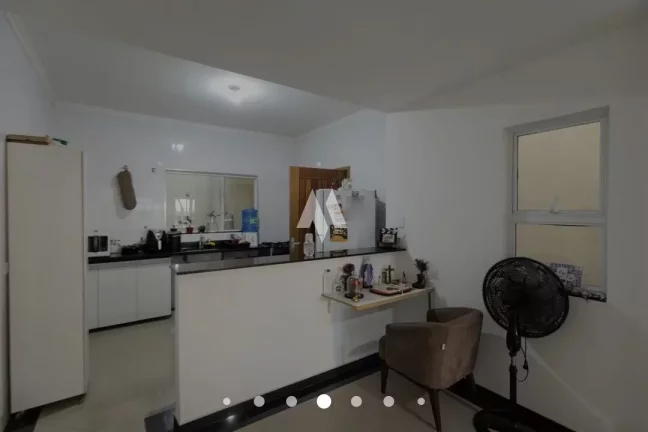 Imagem Casa à venda com 180m², 3 suítes e 5 vagas - São Paulo