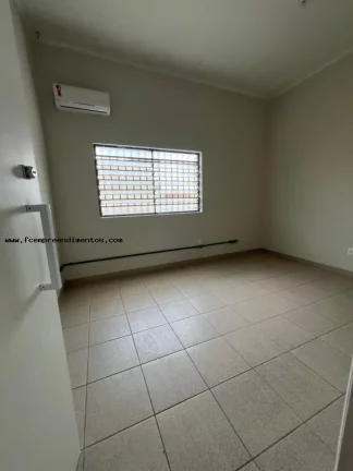 Imagem Salão Comercial para Locação em Limeira, Centro, 4 banheiros, 6 vagas