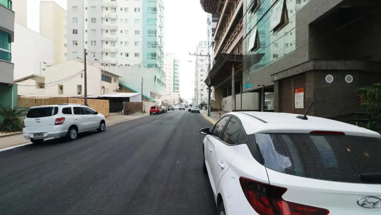 Imagem Cobertura nova com 4 suítes e 03 Vagas na Garagem em - Meia Praia / Itapema