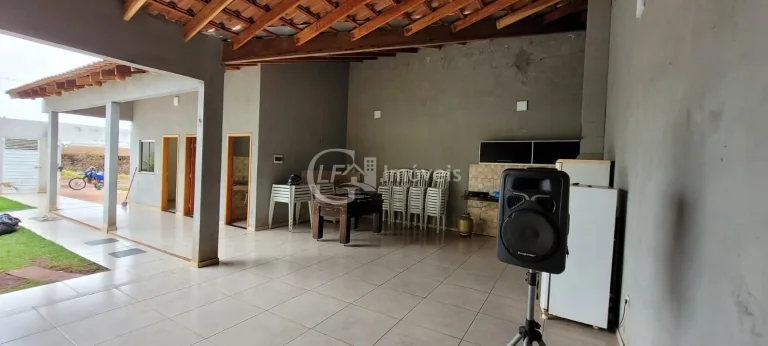 Imagem Imperdível oportunidade de casa comercial à venda em Campo Grande-MS, Residencial Carajás: 1 quarto, 1 sala, 2 banheiros, 1 vaga, 100m²!
