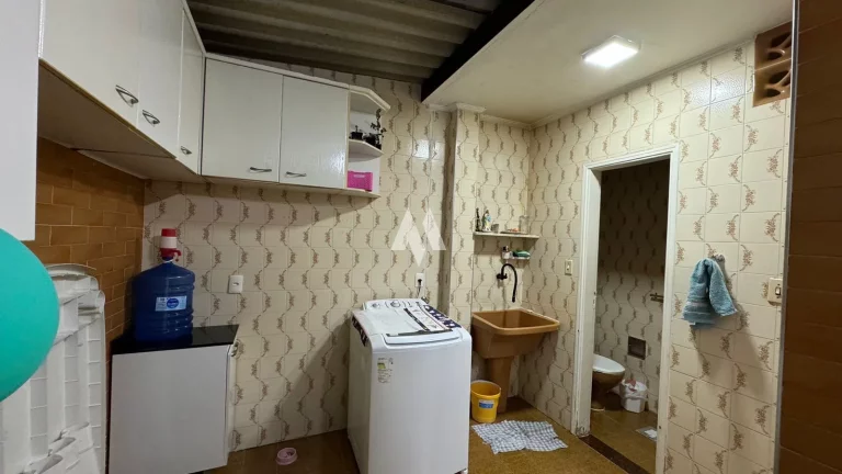 Imagem Sobrado com 3 quartos á venda em Santos