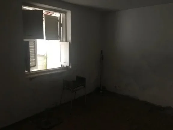 Imagem Casa no centro com 3 dormitórios sendo 1 suíte (todos com armários embutidos) , 2 salas , cozinha...