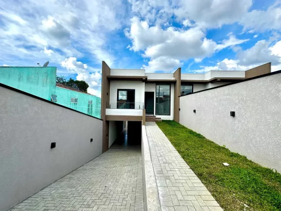 Imagem Sobrado com 3 quartos sendo 1 suíte e 1 vaga de garagem em São José dos Pinhais - PR
