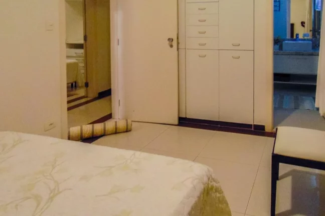 Imagem Apartamento com 4 dormitórios à venda, 200 m² por R$ 1.600.000,00 - Pitangueiras - Guarujá/SP