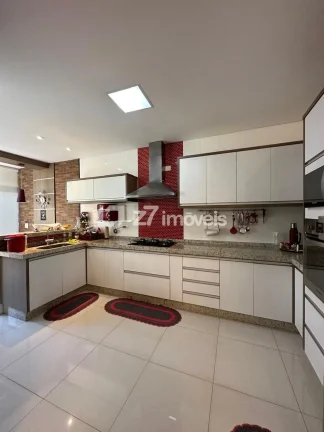 Imagem Jardim Higienópolis - Maringá-PR | Sobrado com 3 Suítes, 4 Vagas e Espaço Gourmet