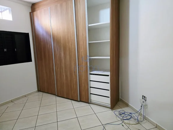 Imagem Jardim Caparroz - Casa com área gourmet e edícula