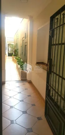 Imagem SOBRADO À VENDA, COM 200M² COM 3 DORMS SENDO 1 SUÍTE COM 2 VAGAS E ARMÁRIOS EMBUTIDOS NA COZINHA - OPORTUNIDADE VILA ROMANA