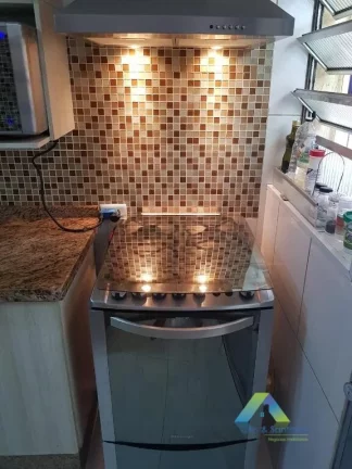Imagem Sobrado em vila fechada a 15 minutos da estação do metro Vergueiro, e a 800 metros do parque da Aclimação, 2 dormitórios sendo 1 suíte com edícula.