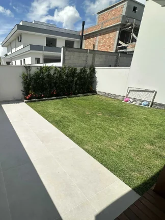 Imagem Casa com 3 dormitórios sendo 1 suíte e 2 vagas de garagem em Biguaçu/SC