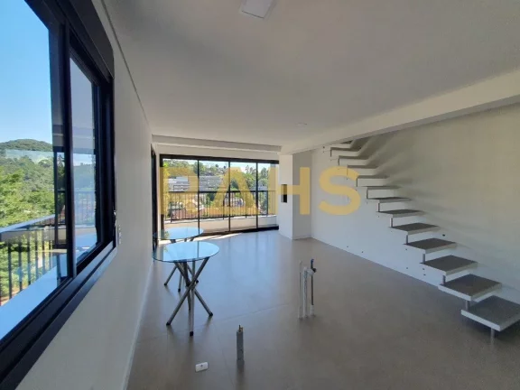 Lindo apartamento com jardim suspenso na faixada do edifício! Iluminação moderna e inspiradora, a...