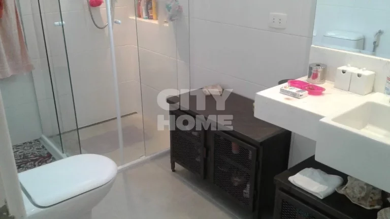 Imagem Apartamento com 117m2, 3 dormitórios ( 1 suíte ), 3 banheiros e 2 vagas na garagem. Apartamento re...