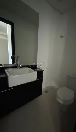 Imagem Sala comercial com 37M², piso elevado,1 banheiro, mini copa, varanda, fechadura eletrônica e 1 vag...