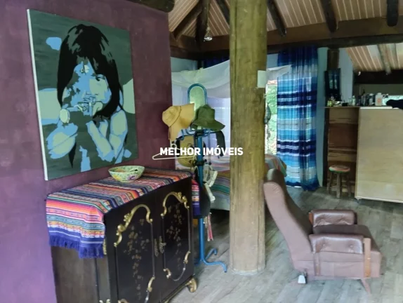 Imagem Casa Rústica à venda localizado na Praia do Estaleiro em Balneário Camboriú - SC