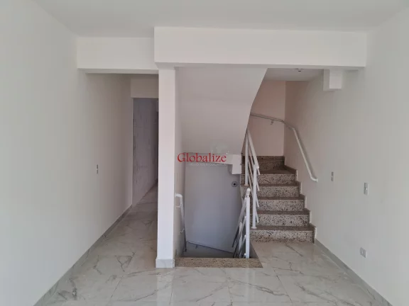 Imagem Belíssima casa alta Duplex em Santos na Ponta da Praia com duas garagens e churrasqueira a venda por R$ 990.000,00