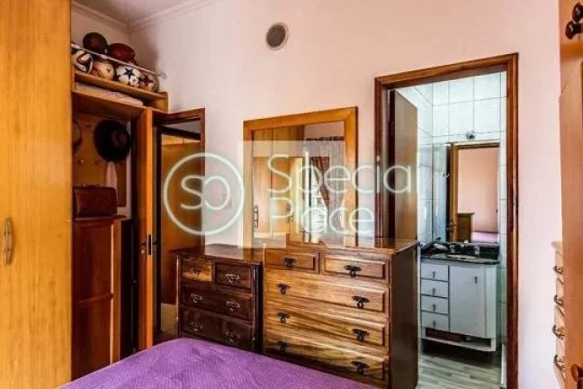 Imagem São 115m² de área privativa, dois dormitórios ( 1 suíte ) e 1 vaga na garagem. Living espaçoso...