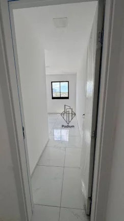 Imagem Apartamento com varanda/sacada no bairro do Portal do Sol- AP2710.
