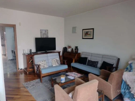 Imagem Casa com 250m2 com 2 vagas , edícula , quintal enorme e lavanderia