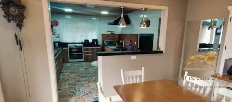 Imagem Linda e ampla casa a venda em Campos do Jordão-SP